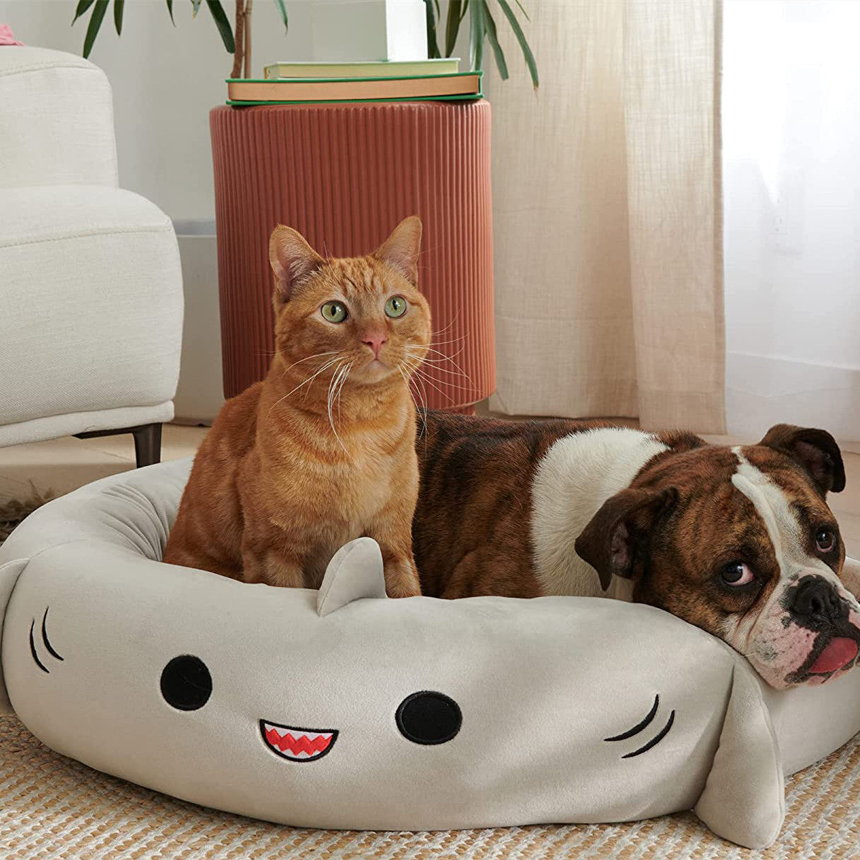 Give Your Pet the Comfort They Deserve with the Soft Plush Bed Four Seasons Pet Pad!